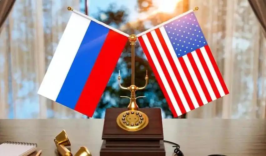 美国急于拉拢俄罗斯，说完全是为了对付中国，这有点片面。就拿特朗普来说，他曾全力改