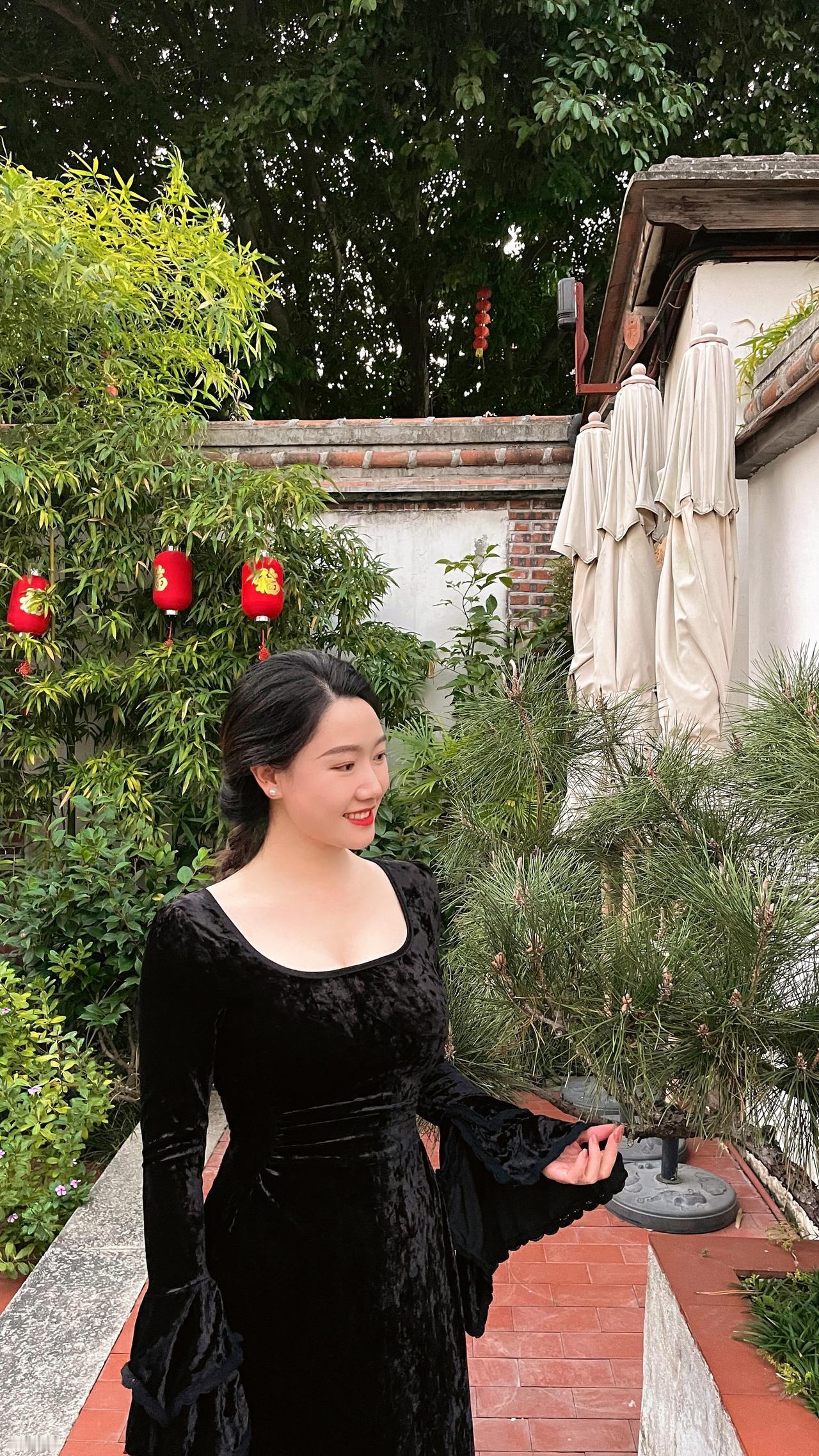 假如生活欺骗了你不要悲伤，不要心急忧郁的日子里须要镇静优雅女人东方美长裙拍