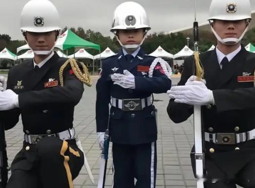 国家统一后18万台军怎么办？有消息称，台湾现役部队大约有18万人左右，统一后这部