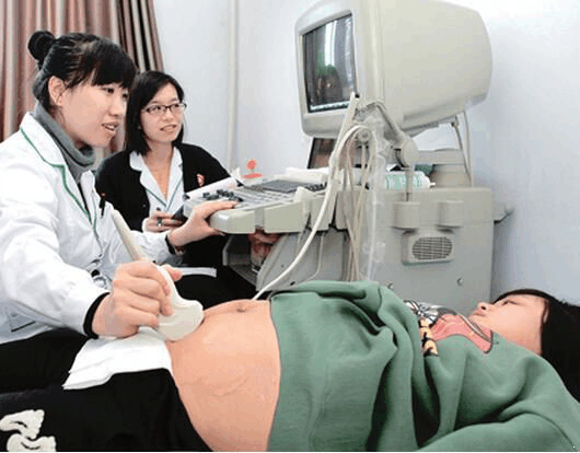 孕妇怀4胞胎惹医生围观? 知道宝宝性别后, 产房一阵哄动