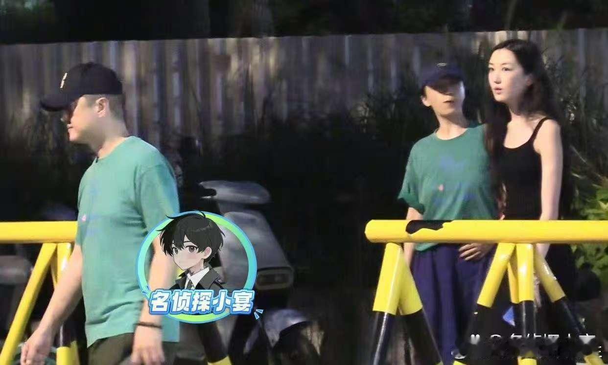 李亚鹏带李嫣聚会李亚鹏带李嫣出门聚会李亚鹏带李嫣聚会，好，[抱抱][抱抱]