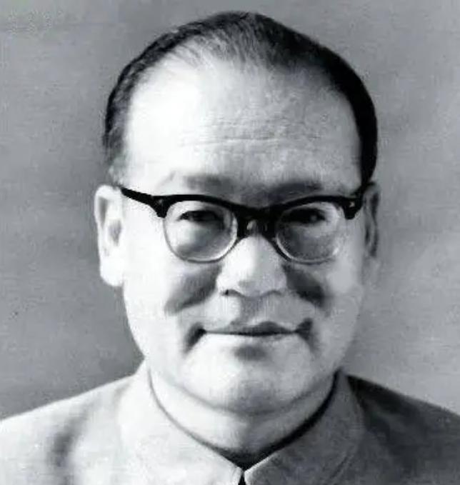 1988年纪登奎去世前，说了一句话：“我不行了，我要死了。”那天他刚吃过晚饭，在