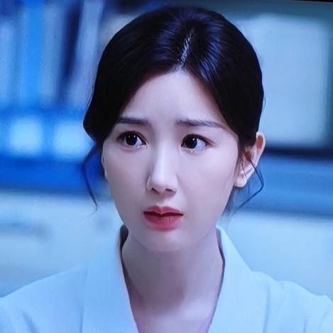 《问心2》第25和26集里，盛年对方筱然各种挑剔，结果被方筱然怼了回去，这情节太