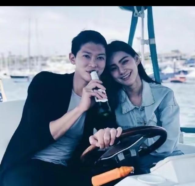 马筱梅36岁，两任丈夫。马筱梅这名字一出来，就让人好奇她那两段婚姻背后藏着啥故