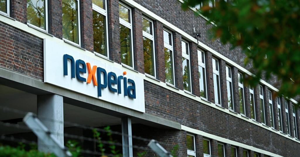 荷兰经济大臣近日宣布，暂停对安世半导体的干预措施，并表示当前是采取建设性步骤的合