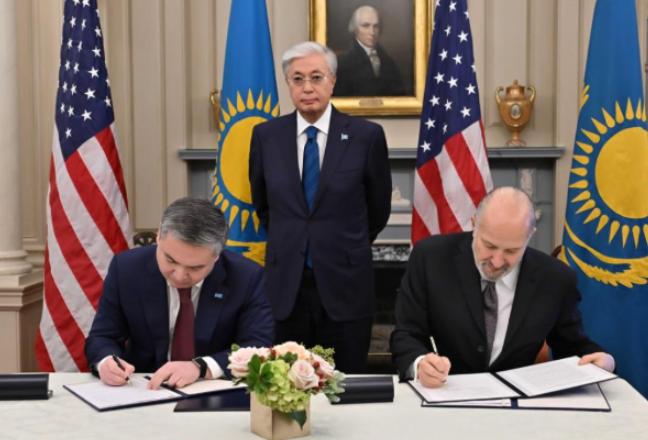 刚签了几百亿的单子，结果到了发货的时候却傻眼了！哈萨克斯坦最近的处境真是奇特