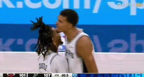 破纪录！文班兴奋怒吼：老子要当队史第一人。3节末领先15分，末节被打17:1差