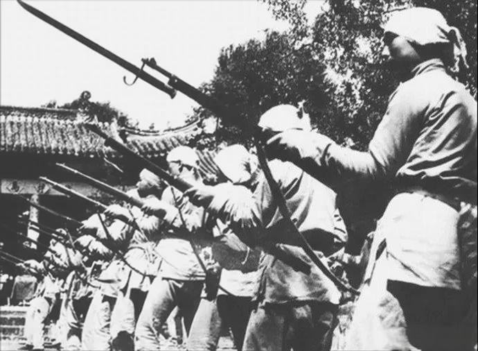 1941年4月，回民支队第一大队护送吕正操从十分区返回冀中军区腹地饶阳时，发生了