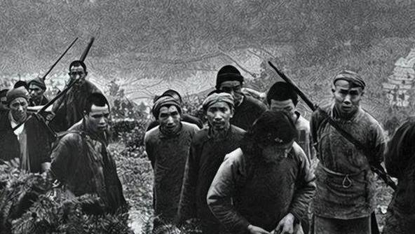 1950年，16军军长尹先炳，带着75辆满载物资的卡车，遭一千多名土匪攻击，他惊
