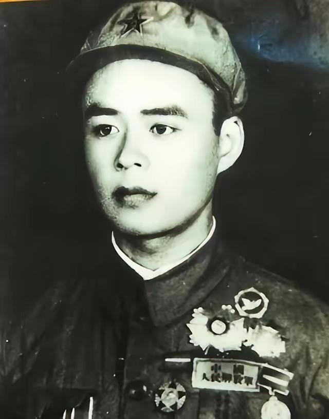 上甘岭一战，16岁的小战士忽然尿急，竟然在迫击炮上撒了一泡尿。没想到，就是这么一