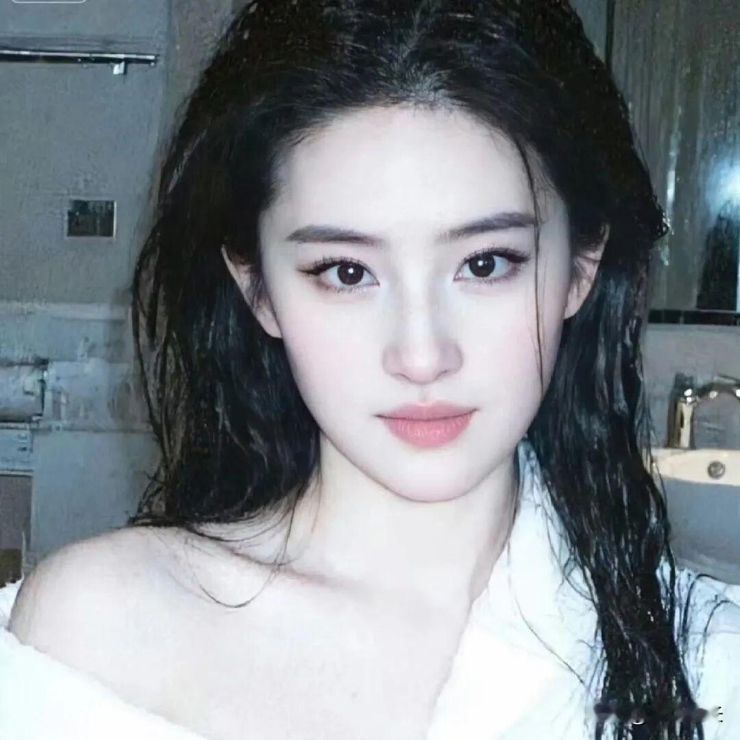 全网新四美榜单公布，热巴、刘亦菲、杨幂、白鹿上榜，有人说刘亦菲居然不是第一，