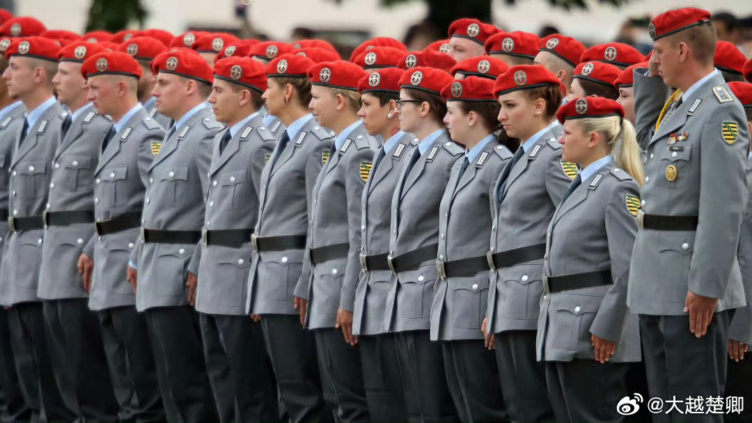 德国颁布自愿兵役制新法，规定所有年龄在17岁至45岁的男性公民，若非获得政府批准