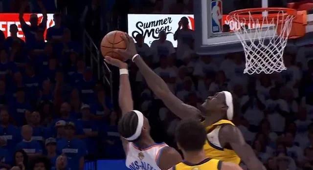 现在雷霆对阵步行者的NBA总决赛第五场天王山之战已经进行到第四节了，目前场上比分