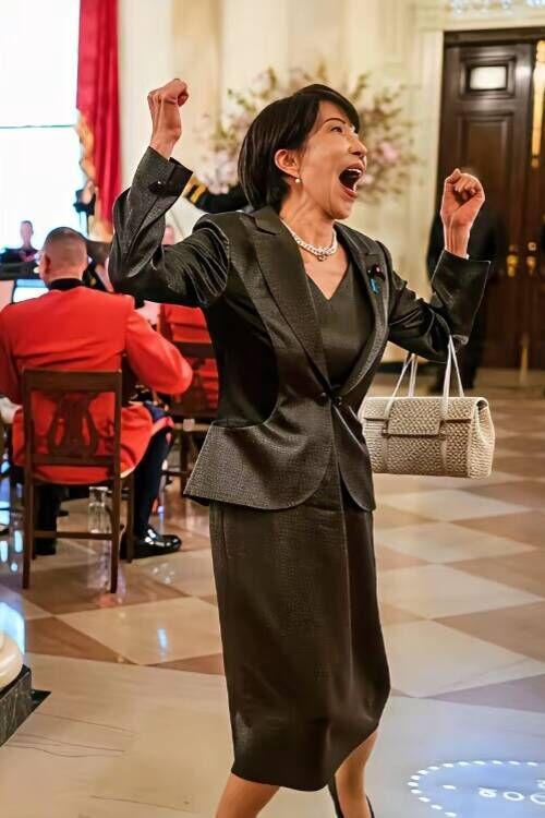 高市早苗肢体语言解读：美日主从本质暴露，日本沦为国际笑柄。高市早苗与特朗普的一