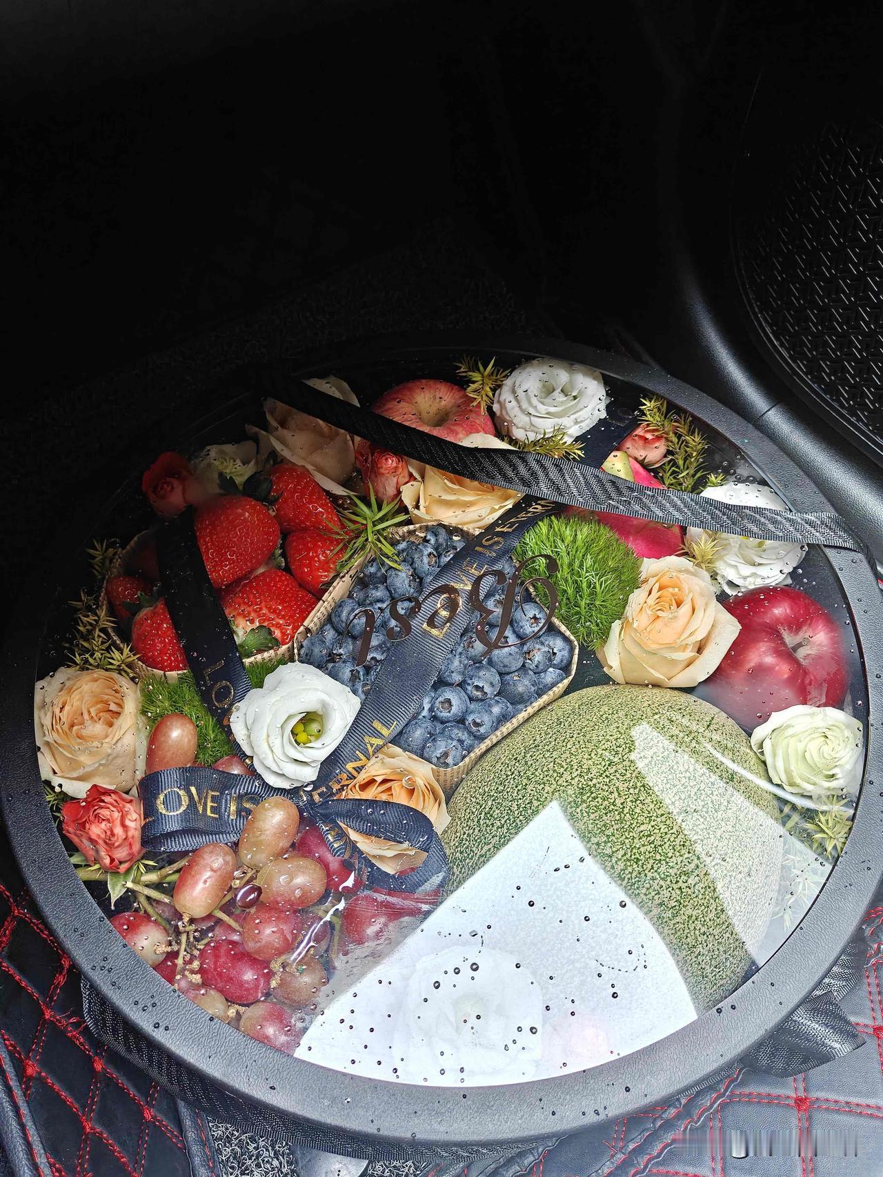 第一次相亲见面家里亲戚介绍的相亲对象，在微信上陆陆续续聊了一个月多吧，然后在元