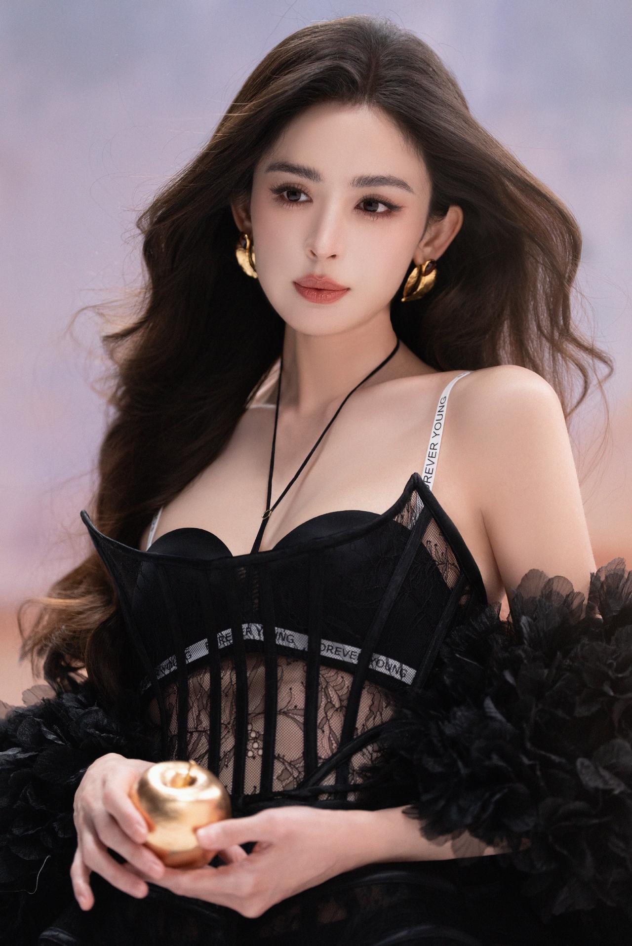 娜扎每一眼都心动[滑稽笑]古力娜扎