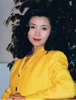 当年，姜黎黎被查出癌症，她流着泪对男友说离婚，并且让他再找人生伴侣，男朋友边擦泪