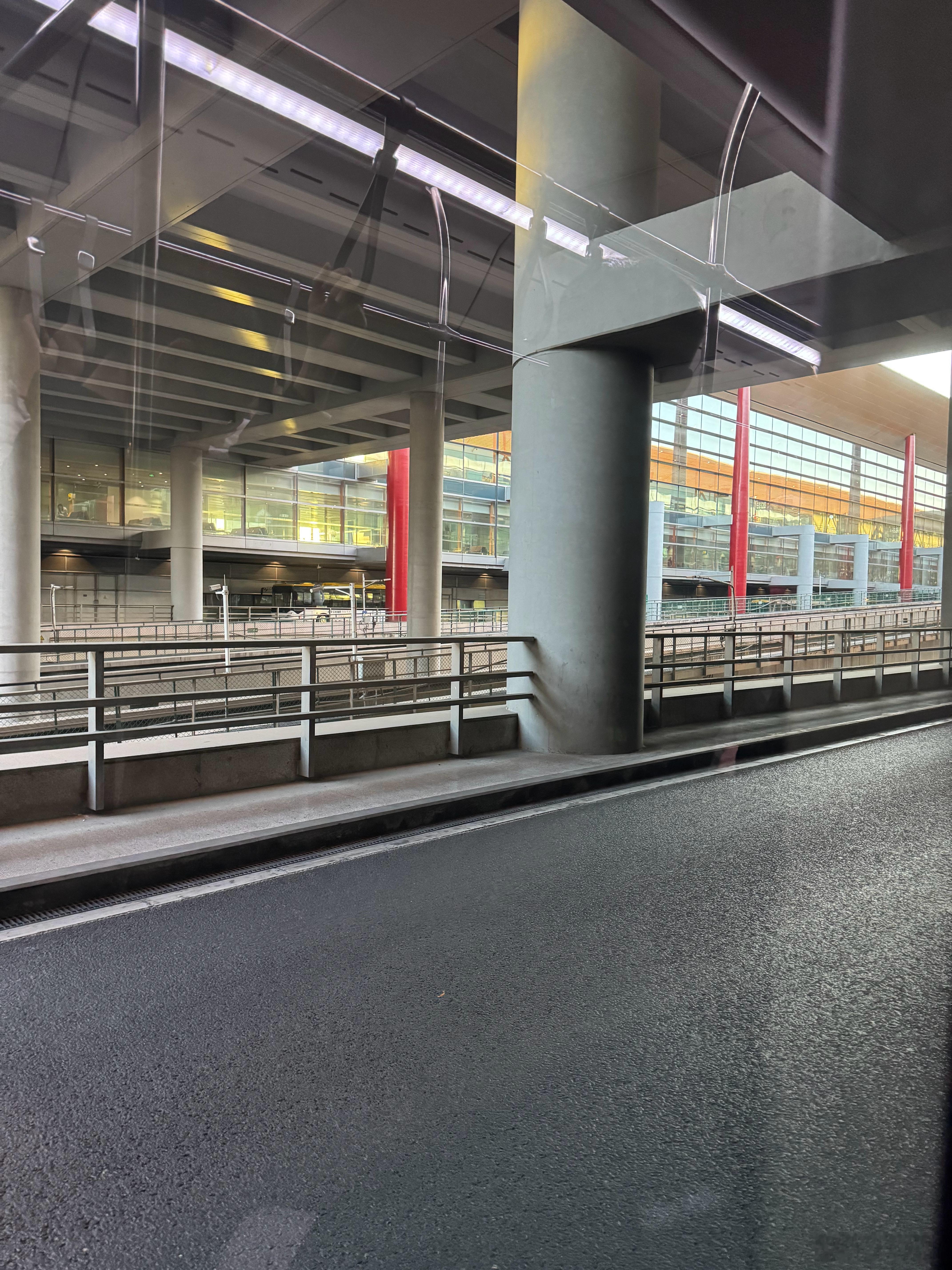 早！今天出大差，早上8点的飞机，6点才睁眼，关键我住亦庄6:30出门，7