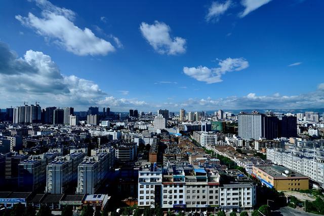 曲靖市区人口_曲靖跻身 大城市 云南告别 一城独大(2)