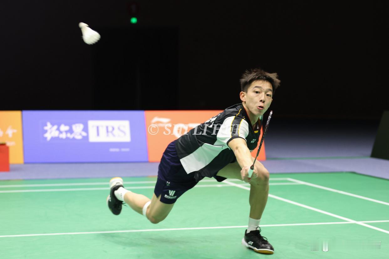 孙超资格赛次轮再度以2-0（21-14、21-14）轻松击败加拿大选手阮世浩，两