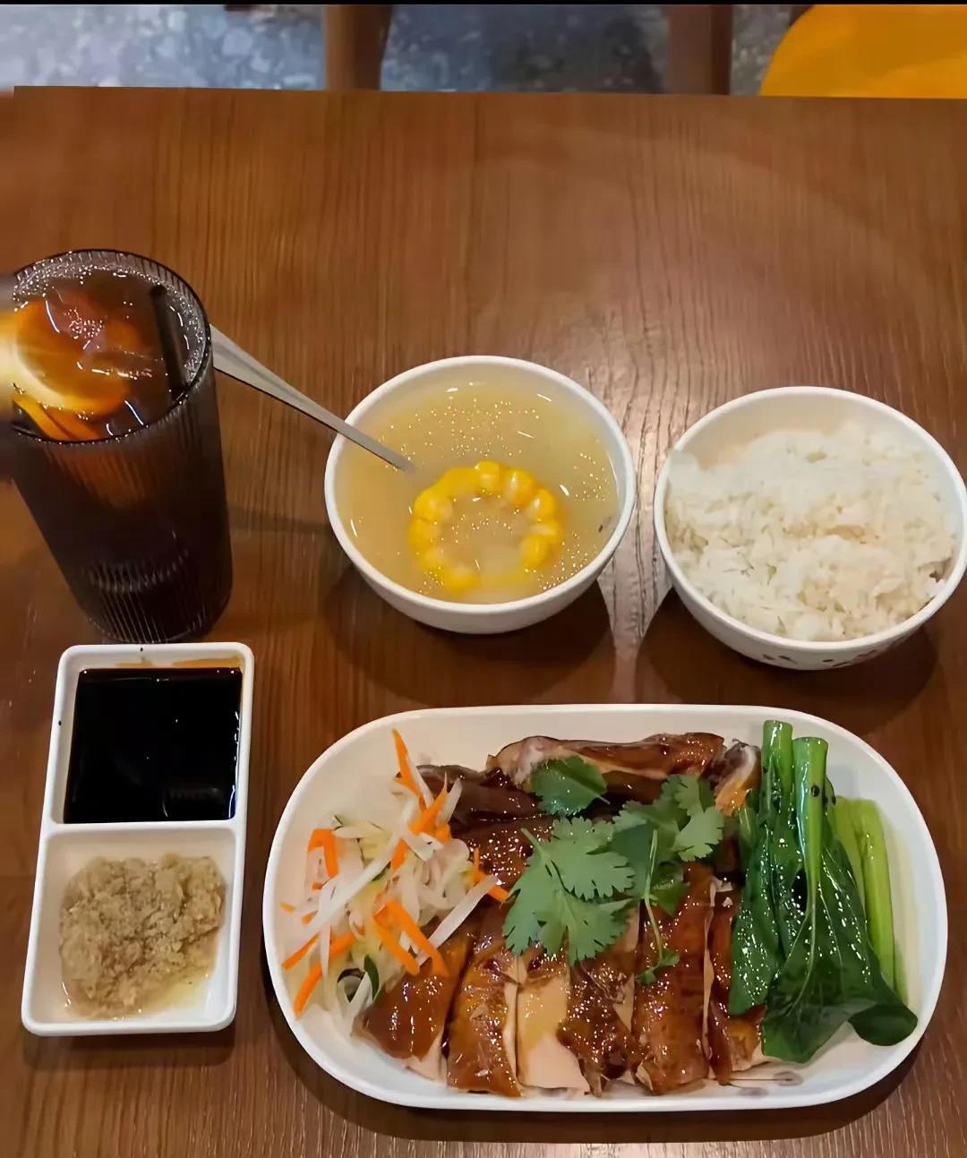 这份午餐，你们那里需要多少钱？