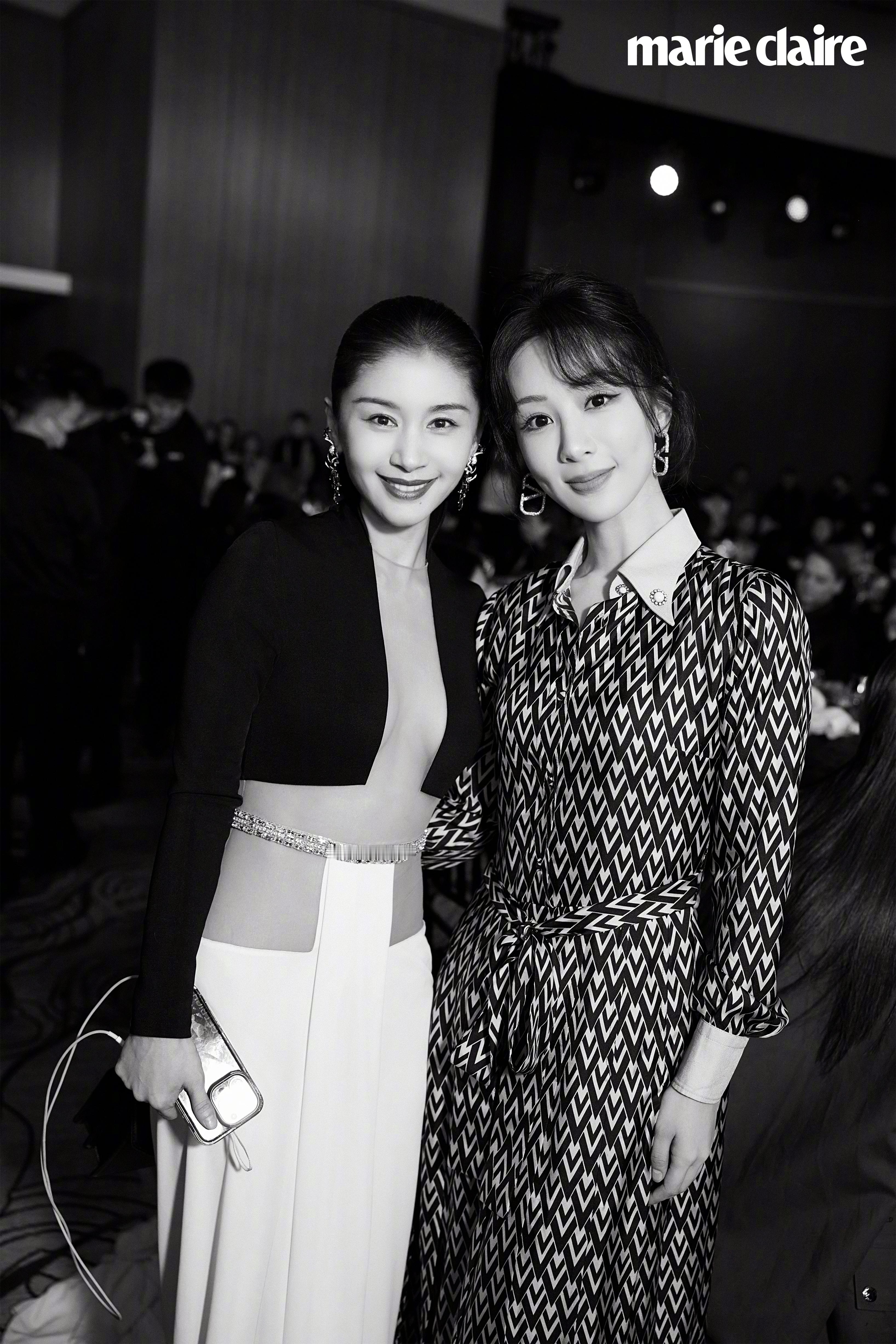 杨紫是小曲就爱杨紫在复制粘贴的时代，你是手写的诗[玫瑰]​​​