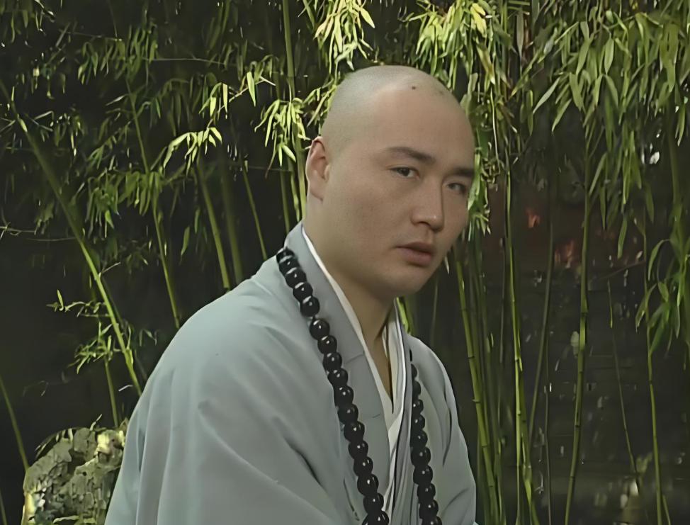 法印跟高育良相比，谁的含权量更大？咱就这么讲吧！工作场合，高育良要是遇到法印
