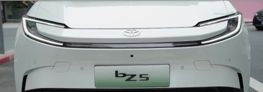2025年5月MPV销量排名：第一名：赛那——8476辆第二名：腾势D9
