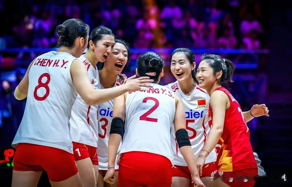 随着中国女排3-0，韩国3-1，亚锦赛最终积分榜更新如下1，🇨🇳中国女排（