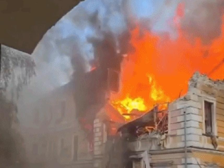 当地时间9月28日中午，一架俄罗斯无人机坠落在乌克兰首都基辅市中心舍甫琴科区，引