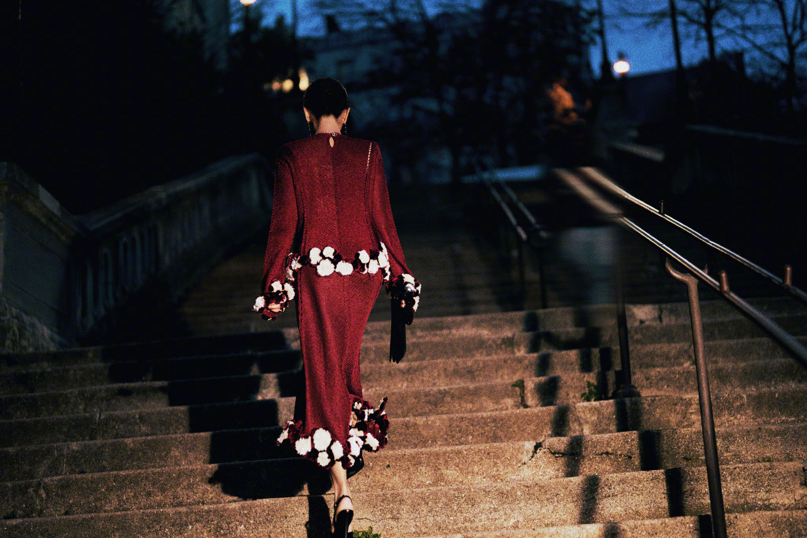 出席CHANEL2026春夏高定系列发布秀的周迅，身穿CHANEL2026