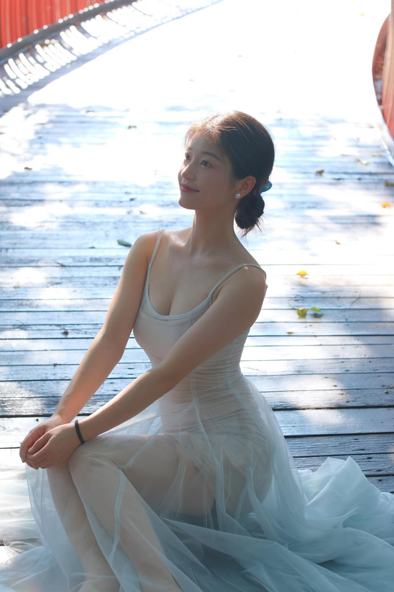 不仅仅是穿上S码的裙子，或是在体检报告上看到更健康的指标。瘦身，是一场与自己