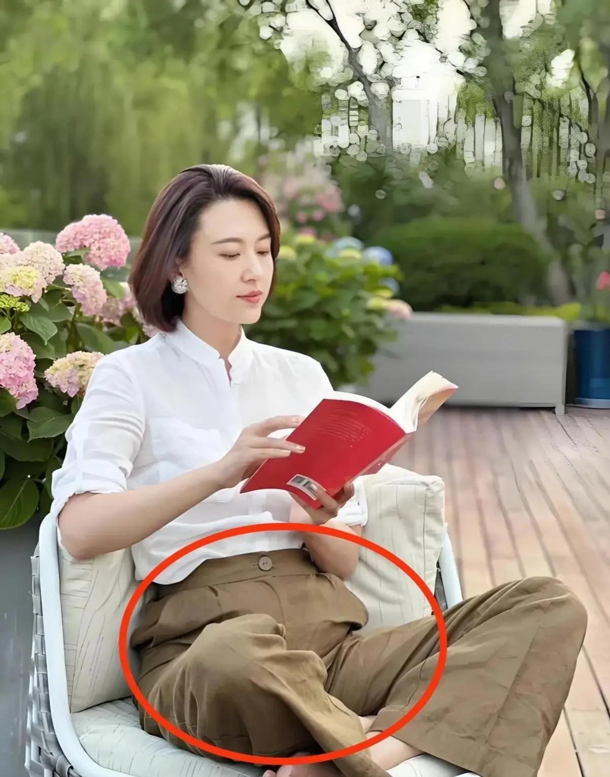 那一场融化在心湖的雪风把云揉成软絮时，飞雪漫过窗棂的缝隙，是心跳漏拍的证据。