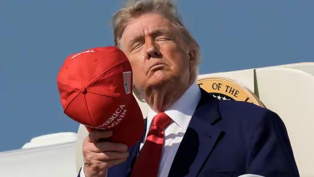 美方刚打来电话，不到24小时，特朗普对华称呼就变了，信号不寻常中美经贸视频通