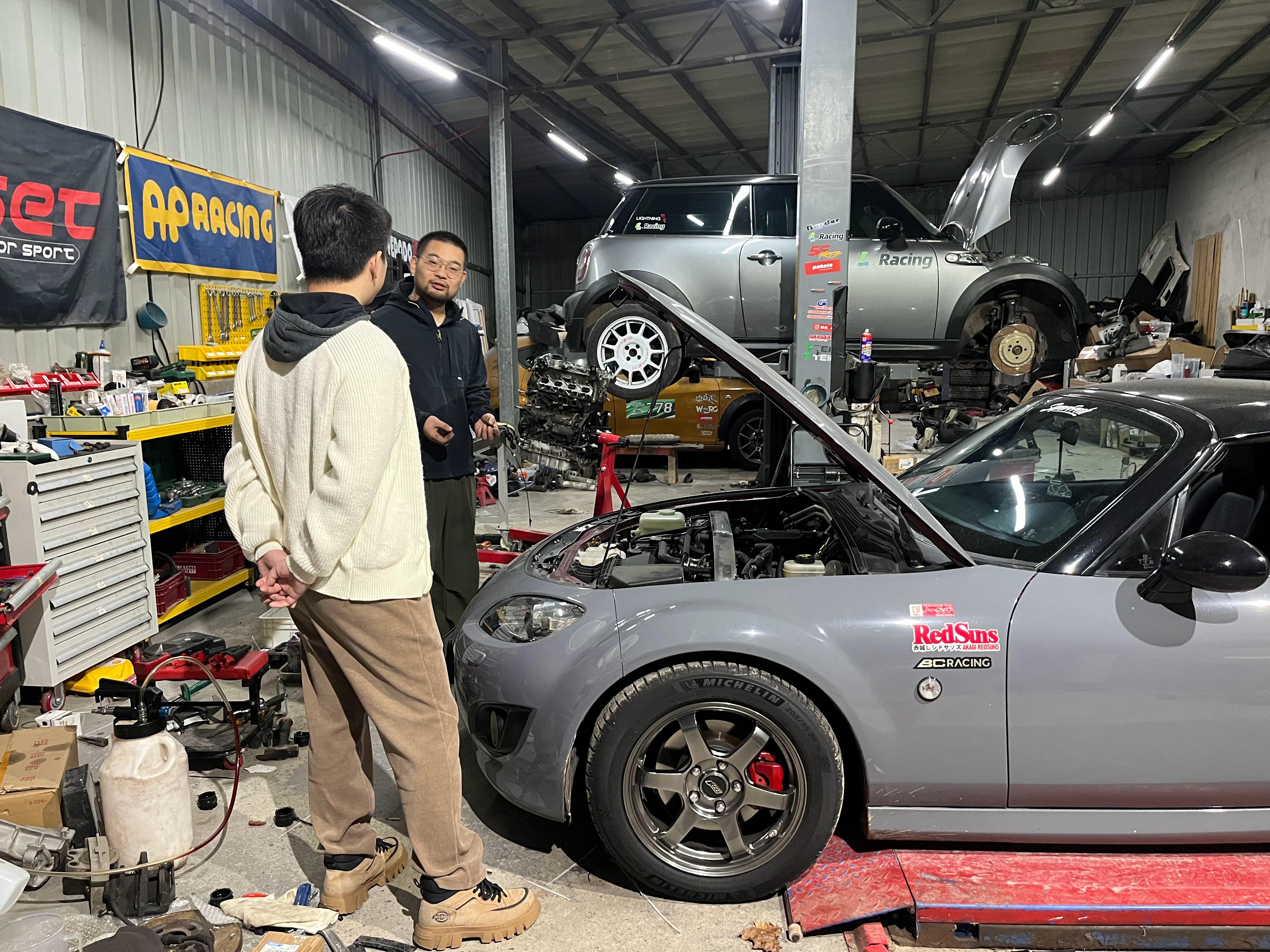 B站问过来的。说老跑偏。这个我没办法远程回答，但是我大概率猜到了。来了一量，倾角