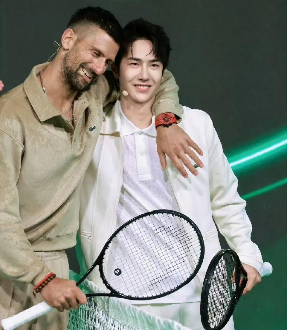 ATP1000上海大师赛男单第三轮，四届赛会冠军德约科维奇苦战2小时42分钟，以
