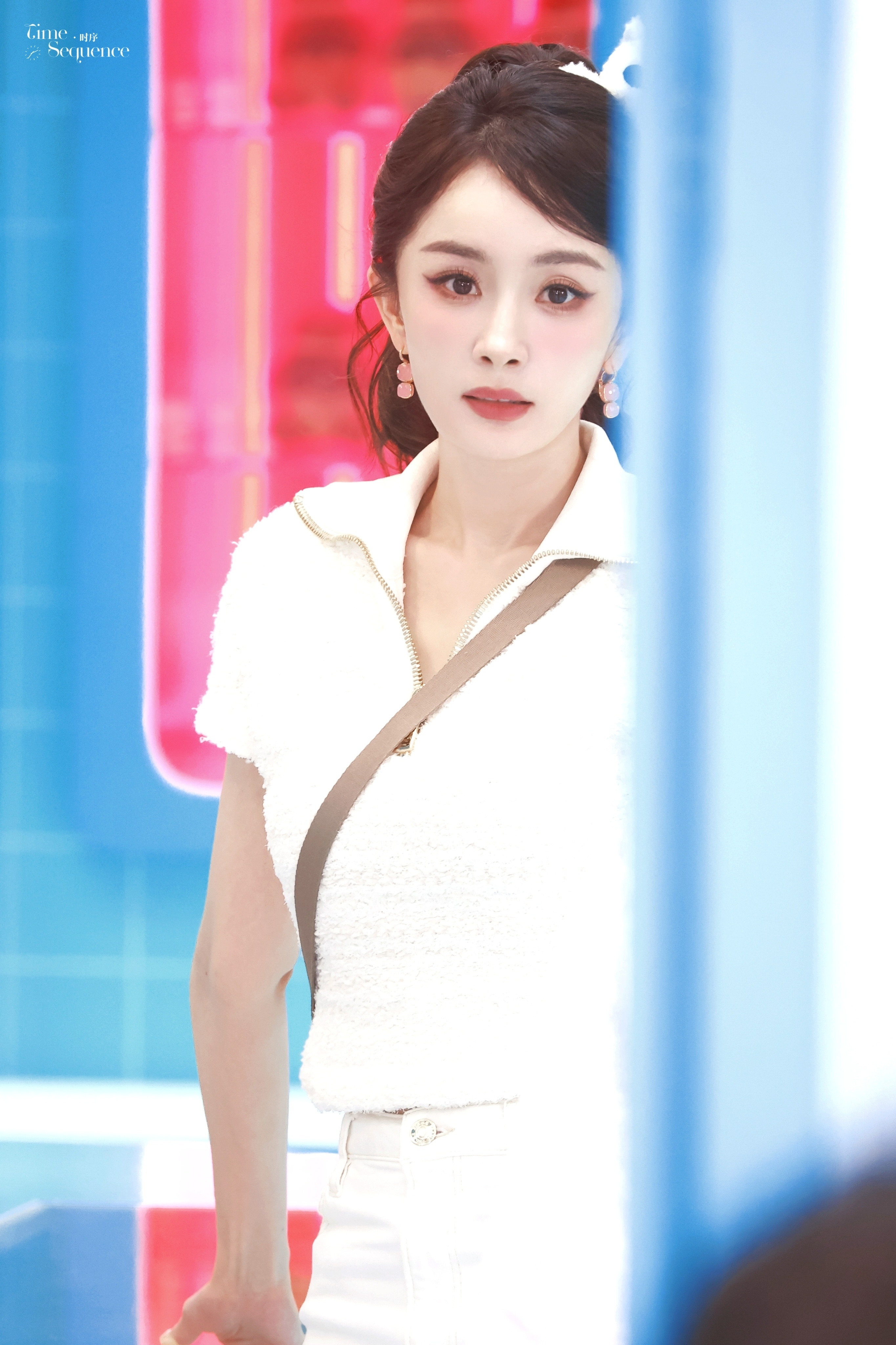 杨幂冯湮儿路透杨幂在复制粘贴的时代，你是手写的诗