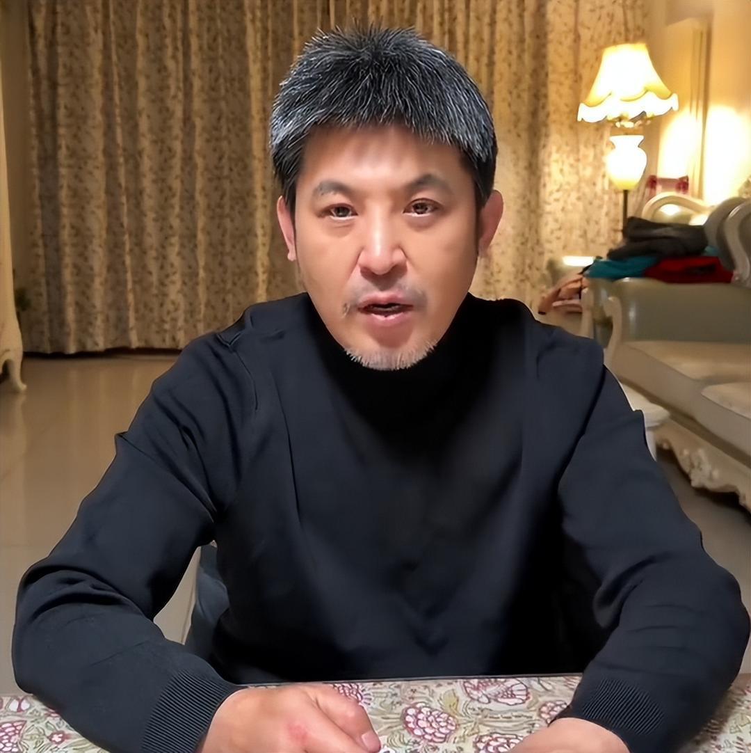 孙涛还不明白，舆论对他的反噬，和他是否力挺那个哭穷的贵妇人，没有一点关系。他在春