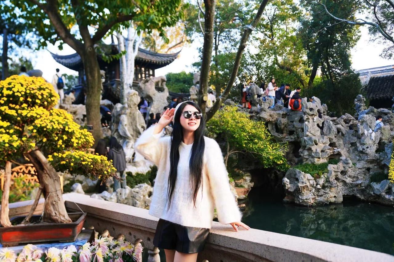 苏州｜🧡狮子林秋日姑苏，银杏鎏金，古寺飞檐勾住一缕桂香。园林