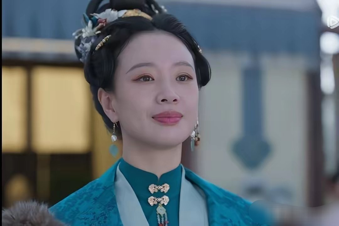 《兰香如故》赵星棠设下捶丸局，开口就要三万两，摆明了要当众踩死许兰香。规则是她定的，场地是她选的，连