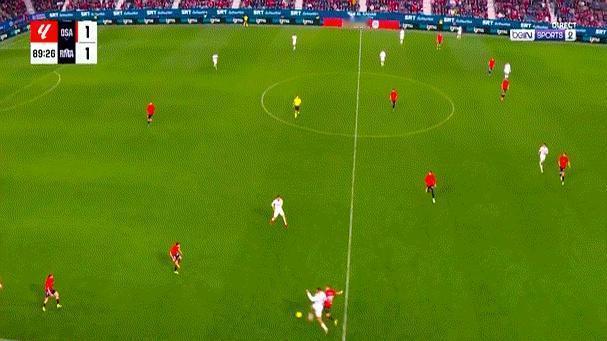 皇马这绝杀丢得太搞笑了。阿诺德直接目送，中卫被人一步晃飞，在地上连滚三圈。