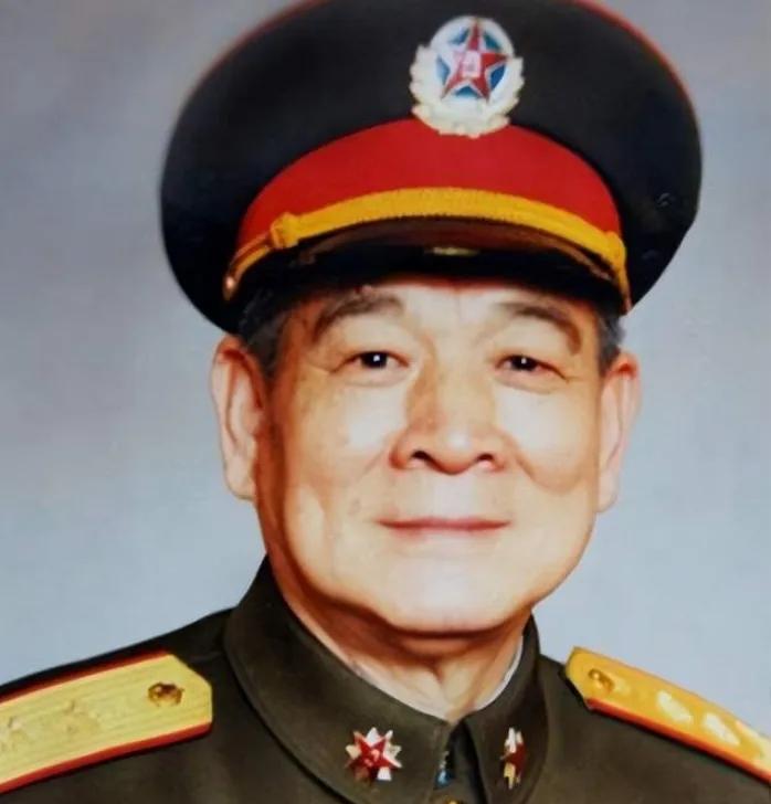 1975年，54军训练场上发生一件震动全军的大事：正在带兵训练的副团长王英洲