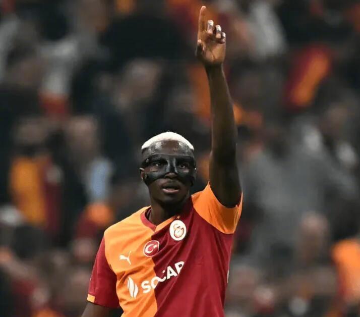 欧洲转会新闻发布会！★若莱万离队，奥斯梅恩将是巴萨的首选目标，备选方案是莱万特