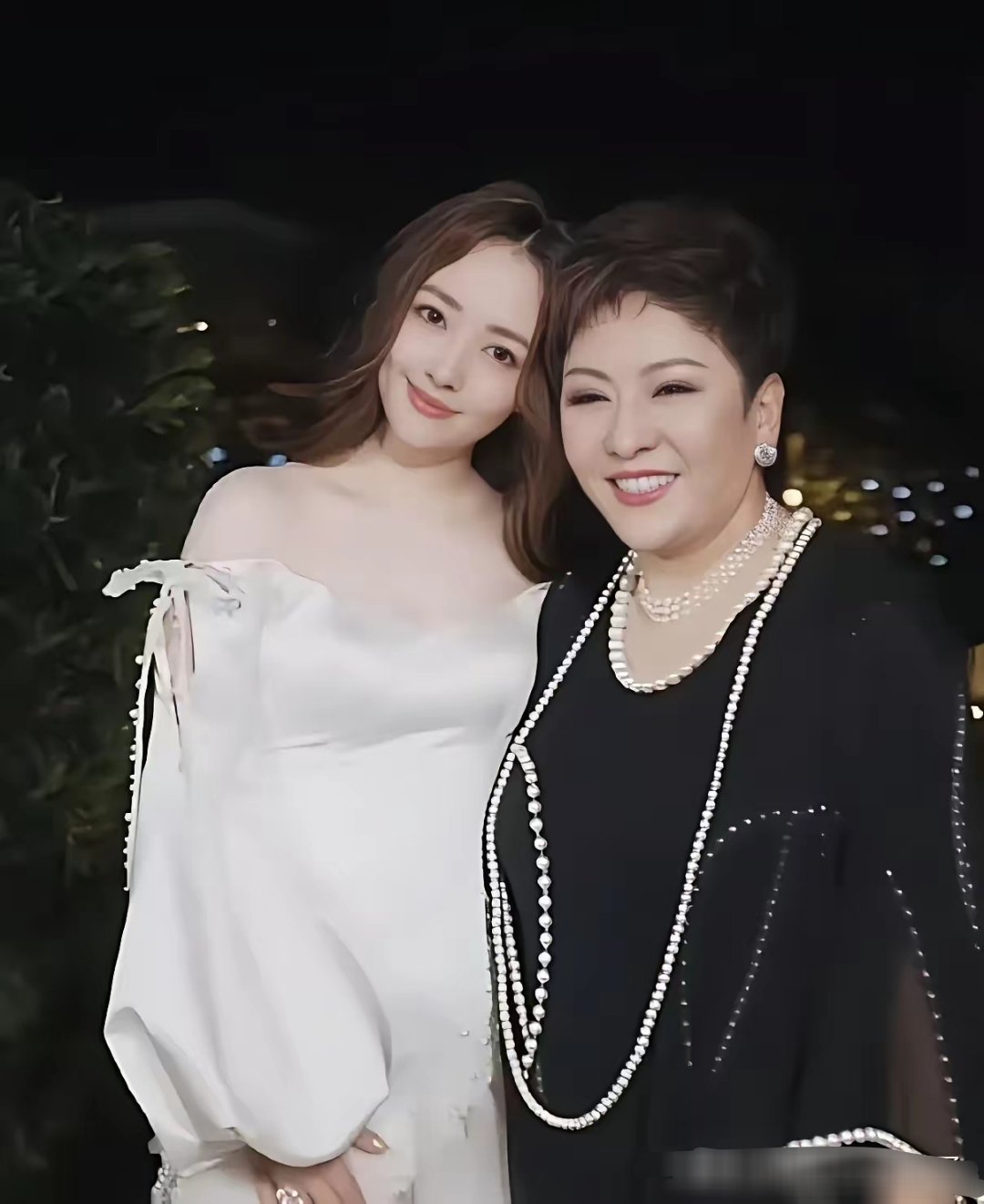 郭碧婷是不会离婚的，​不是因为她有多爱向佐，​也不是因为向家有多少钱，而是因为​