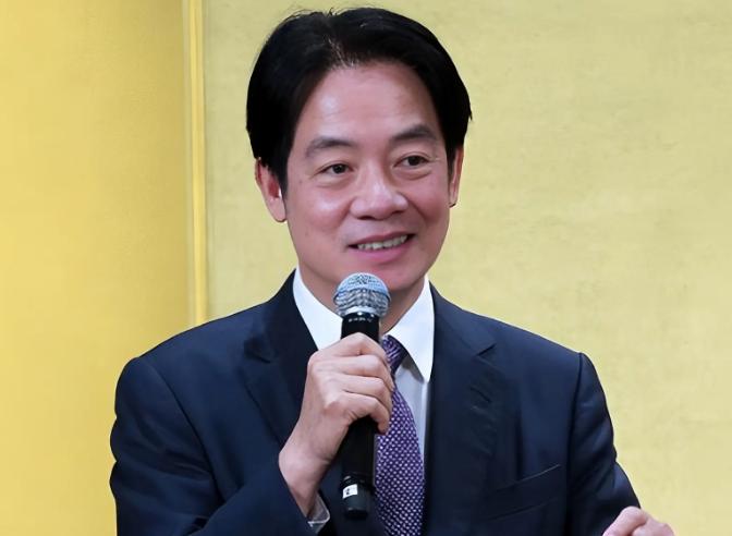 咱台湾人常说不能忘本，可有人偏要把根刨了，连父辈的念想都抛在脑后，这个人就是赖清