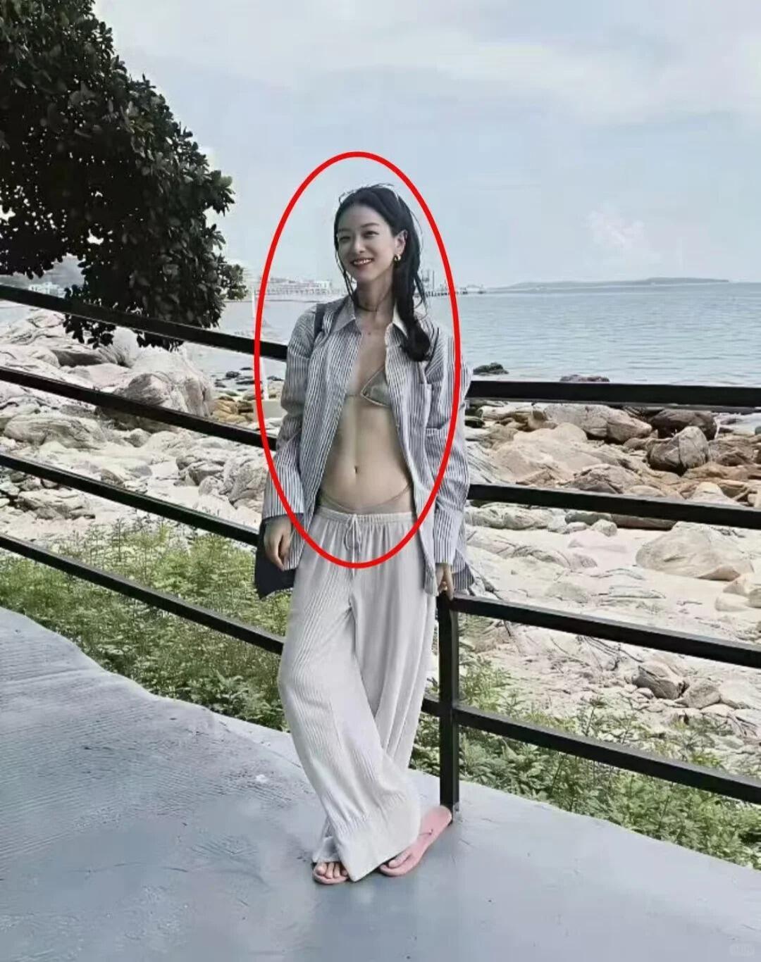 倪妮私下还是太超前倪妮私下比镜头前还要好看啊，这五官精致到犯规，还有这头发，女