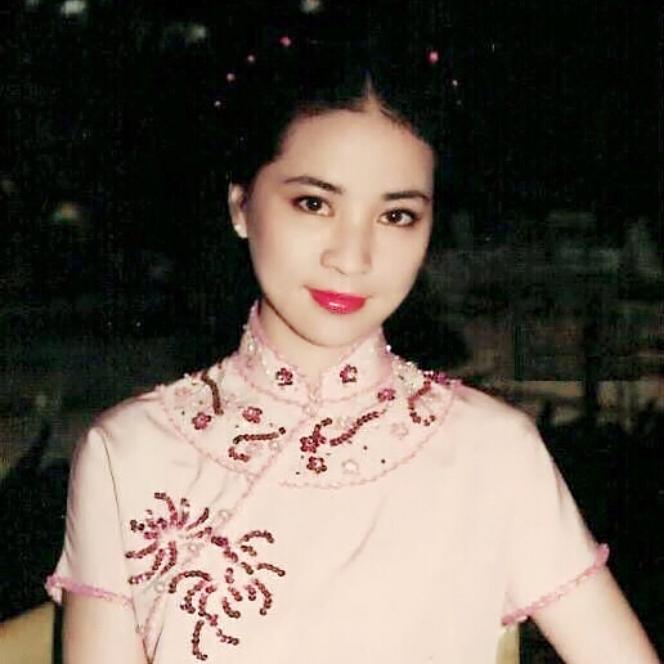 她守了40年活寡，虽然丈夫活着。成龙的亏欠终究难弥补72岁的林凤娇，守了成