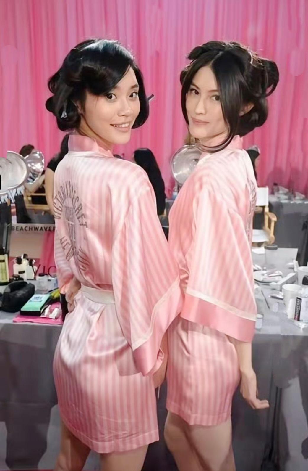 经典维密后台抓拍，何穗温婉、奚梦瑶灵动，这组同框成维密绝版名场面娱乐热门