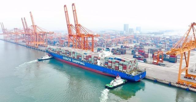 中国外贸赚得盆满钵满其实是个假象，我们正被卷入一场惊心动魄的金融暗战。一边是顺差