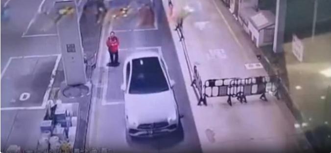“必须严惩！”湖南一老板开着无牌奔驰车去加油站加注近600元的95号汽油，当加油